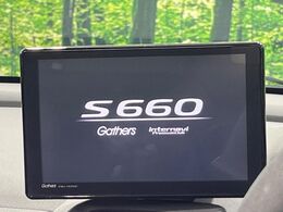 【純正ナビ】インテリアに溶け込むスタイリッシュな「専用設計」メーカーナビを装備♪視認性や操作性など基本性能にも優れ、より上質なカーライフをお楽しみいただけます。