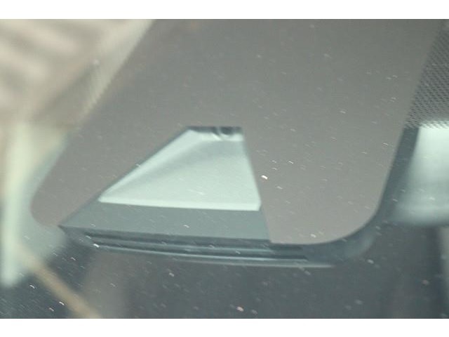 『衝突被害軽減システム』付き！　衝突回避や被害の軽減をサポートします。