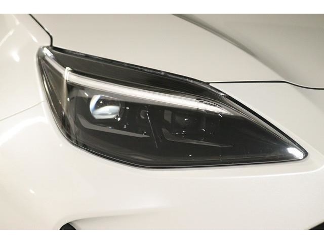 視認性が良く、信頼性も高いLEDヘッドライトです。