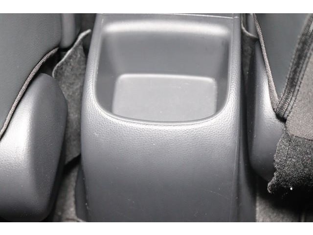 手が届きやすい！ 使い勝手の良いドリンクホルダー。