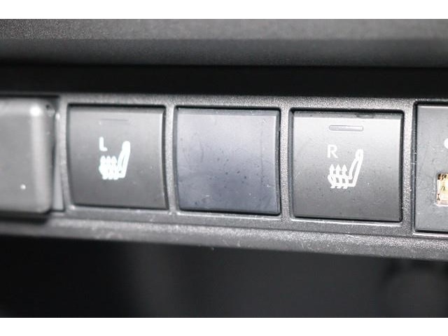 寒い日でも快適で温かく座り心地も良くなる『シートヒーター』を装備！