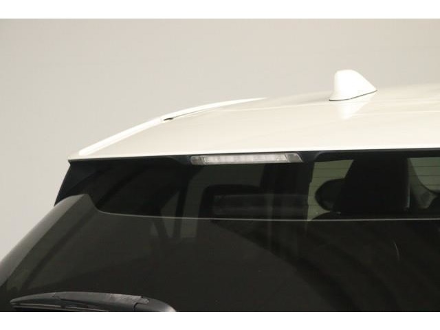 目線の高さに近いストップランプが、後続車にブレーキを踏んだことを知らせるので安全性もUPします。