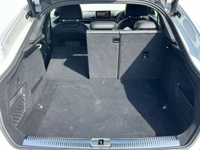 正規ディーラーだからお届けできる認定中古車の保証は、走行距離無制限の安心保証です！お客様のご希望により、期間を一年延長することも可能です（有償となります）