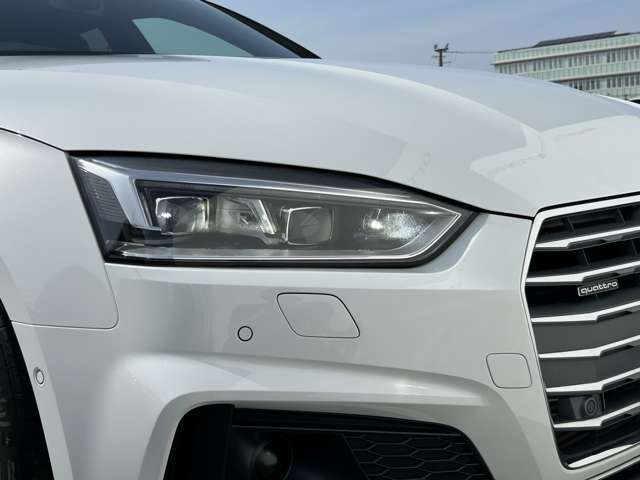 中古車の購入に関するさまざまなリスクを最小限にし、きめ細かな保証サービスで、オーナーライフをしっかりとサポートします。1台1台、お客様の期待に応え、満足していただけるのが、“Audi 認定中古車”です。