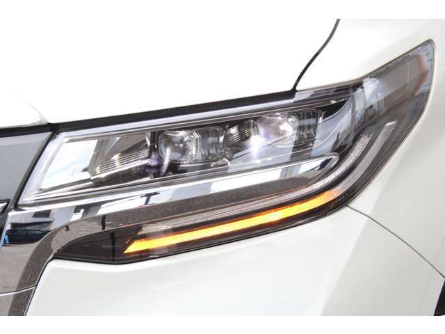 LEDヘッドライト、明るくてカッコイイですね♪