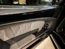 インディヴィジュアルインテリアペインティング、パドルシフト、スポーツシート、フロアマット