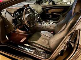 エクスクルーシヴインディヴィジュアルインテリア、カーボンコンビスポーツステアリング