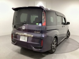 Honda認定中古車 U-Selectは3つの安心をお約束します。　1　Hondaのプロが整備した安心。 2　第三者機関がチェックした安心。　3　購入後もHondaが保証する安心。