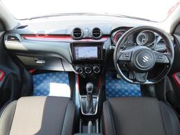 【室内】黒を基調とした落ち着いた室内です☆