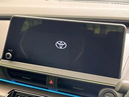 【12.3インチワイドナビ】高級感とインパクトのある大型ワイドナビを装備。各種オーディオ操作はもちろん、横長ワイド画面でのマップ2分割表示など、利便性も高いナビです♪