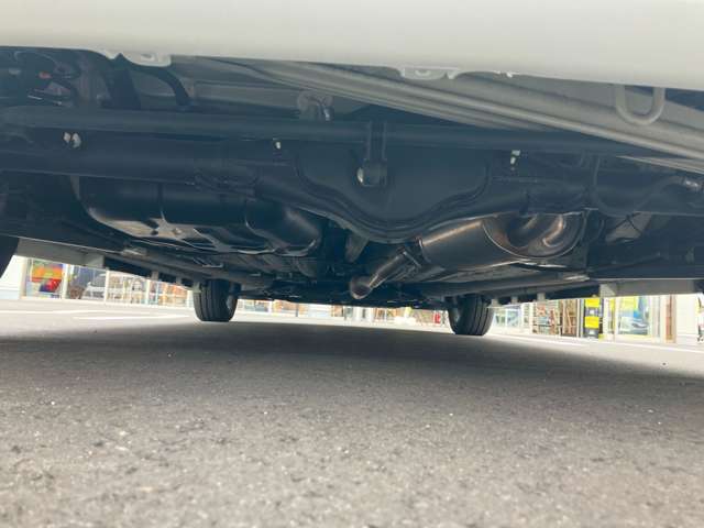 下廻りの防錆塗装【鎧】やマフラーの耐熱シルバーコーティングも施行可能ですのでご相談下さい♪