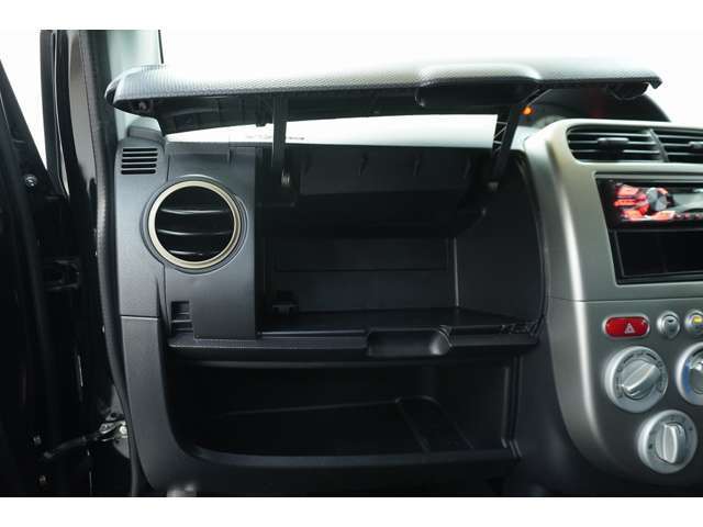 ★総在庫数500台以上！他店舗の車両も当店にてご購入出来ます！高級セダンや室内広々のミニバンまで多くの車種を取り揃えております。