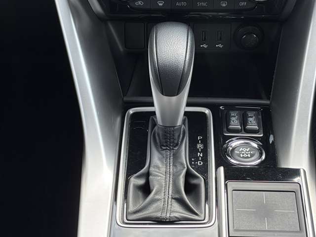 シャープなシフトレバーなのでシフトチェンジがしやすいです！