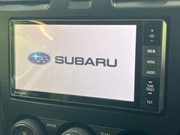 【純正ナビ】人気の純正ナビを装備しております。ナビの使いやすさはもちろん、オーディオ機能も充実！キャンプや旅行はもちろん、通勤や買い物など普段のドライブも楽しくなるはず♪