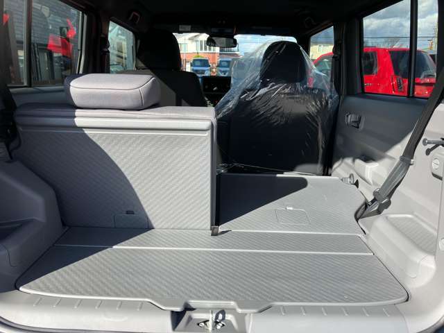 実際に店舗にご来店いただいた時と同じように、LIVE動画でお車の詳細や装備を見ることができます！