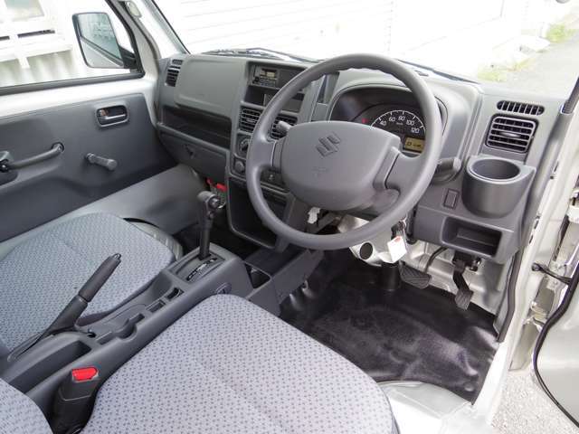 お買い得車、お勧め品のご案内や定休日、臨時休業日をはじめ、修理やお店のご案内をブログで発信しております。詳しくは★「「ワンズアームズのブログ」」★（アメーバブログ）にてご検索下さい！