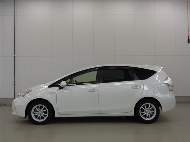 中古車は全く同じというものがなく、1台1台全てコンディションが異なります。同じようなお車でも、整備状況、外内装の状態など様々です。当店では入庫した車輌をコンディションに合わせて徹底的に仕上げています。