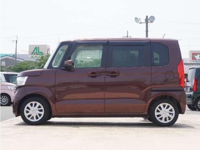 車両本体価格以外に必要な諸費用を含めたお支払い総額で検討して下さい！車両価格は安いけど諸費用が高い！なんてことにならないように当店は購入に必要な金額＝総額を表示しております！