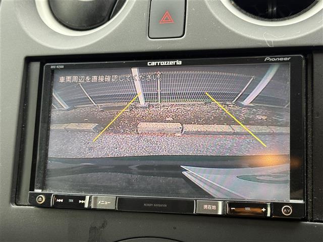 便利な【バックモニター】で安全確認もできます。駐車が苦手な方にもオススメな便利機能です。