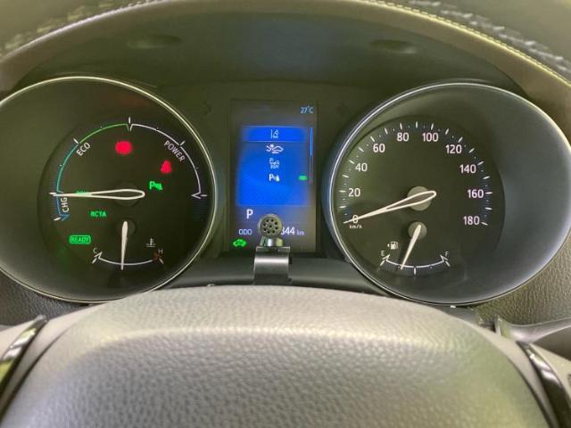 WECARSの展示場では実際に見て、触ってお車をお選びいただけます！知識の豊富な営業スタッフが様々なカーライフをご提案いたします！