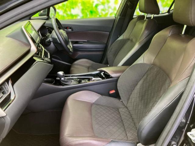 WECARSでは各商談席に大型モニターをご用意しております！見やすい大画面でゆったりと全国の在庫をご覧いただけます！是非ご来店お待ちしております！