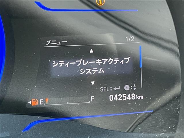 【シティブレーキアクティブシステム（CTBA）】低速走行時に、自車が、前方の車両のほぼ真後ろから追突するおそれがあるときに、運転者のブレーキ操作を支援します！機能には限界があるためご注意ください。