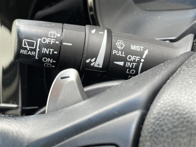 【パドルシフト（AT車）】MT車と同じように好きなギアで走ることができます！スポーティなシフト操作をお楽しみいただけます。