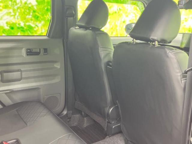 運転席側後部座席