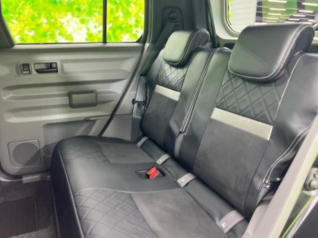 助手席側後部座席