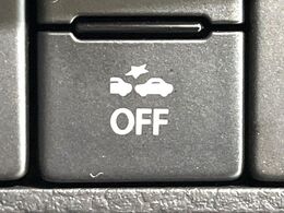 【スズキ　セーフティサポート】走行中に前方の車両等を認識し、衝突しそうな時は警報とブレーキで衝突回避と被害軽減をアシスト。より安全にドライブをお楽しみいただけます。