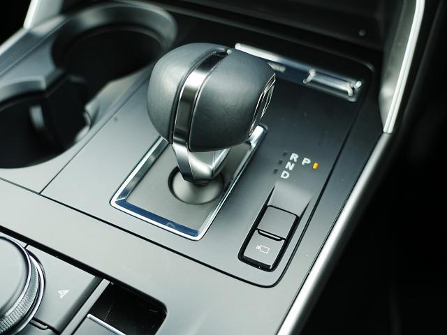 こちらのお車はご来店いただける方のみの販売に限らせていただきます。また、車両の状態・装備等は現車優先とし、ご確認いただきます。ご契約手続きは店頭にてお願い致します。