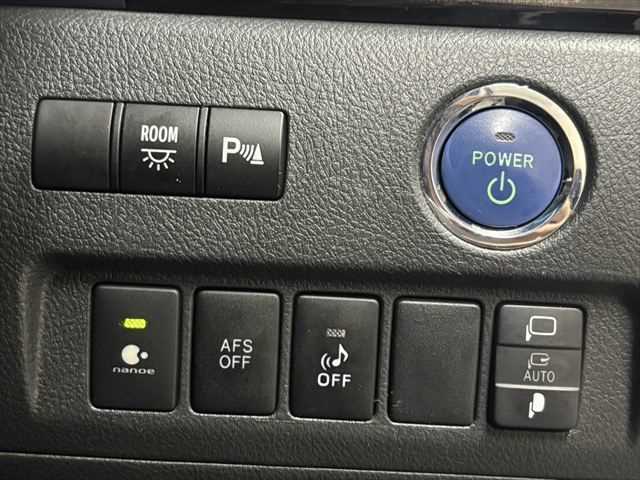 ☆クリアランスソナー　プッシュスタート　ナノイー　アダプティブフロントライティングシステム　車両接近通報装置　電動格納ミラースイッチ