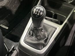 【フロア5速MT】走りの5速MT！！スポーティーな走行をお楽しみいただけます♪