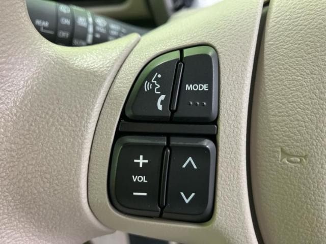 WECARSの展示場では実際に見て、触ってお車をお選びいただけます！知識の豊富な営業スタッフが様々なカーライフをご提案いたします！