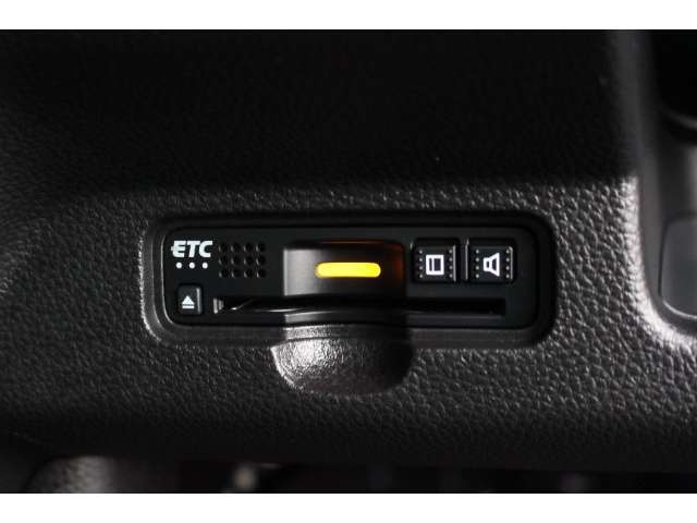 もちろんETC付きでビルトインタイプを装備！見た目もスマート♪高速道路の料金所も楽々通過♪