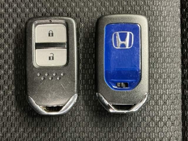 スマートキーです！ドアの施錠・解錠・エンジンの始動がスムーズで大変便利です！