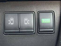 【両側パワースライドドア】スマートキーや運転席のスイッチで後席両側スライドドアの開閉が可能♪電動だから力を入れてドアを開ける必要が無く、小さなお子様でも簡単に開け閉めでき快適です♪