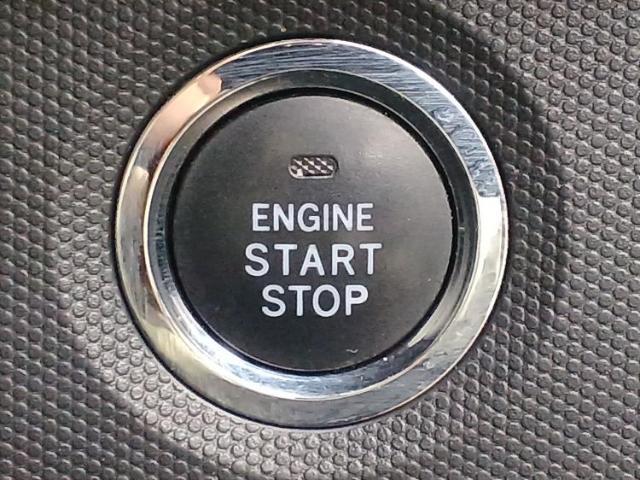 国産車から輸入車まで多様なお客様のニーズのお応えできるように、全国規模で豊富な在庫展開！車のことならWECARSへ！