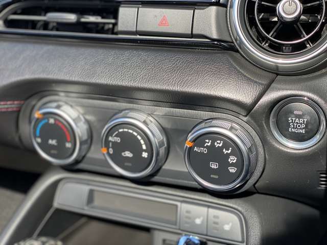 この度は当店のお車をご覧頂きありがとうございます。お車について、写真やコメントでは伝わりにくいポイントや詳細をダイレクトにお伝えできます。当店直通無料問合せダイヤルをご利用下さい。