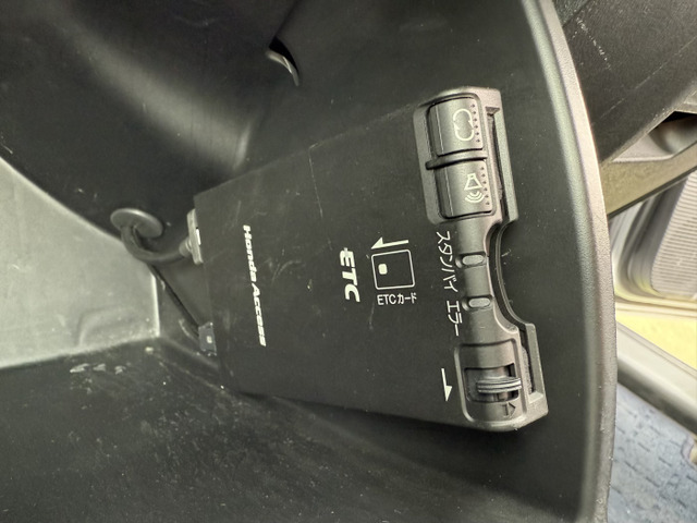 高速道路で便利でお得なETC車載器付きです。
