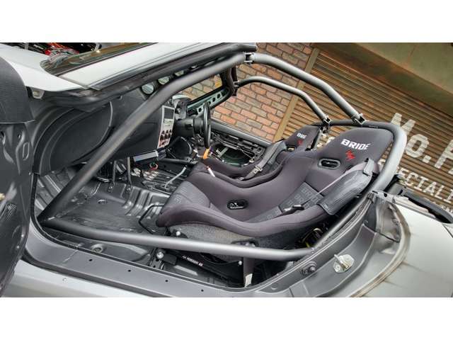 BRIDEフルバケVIOSIII運転席助手席