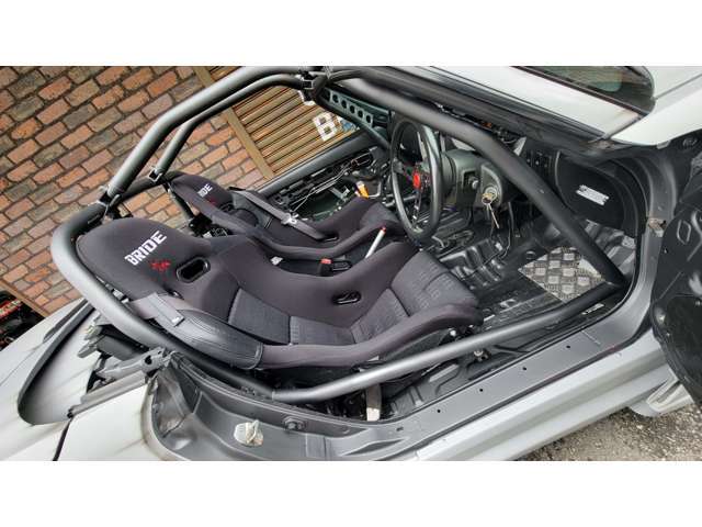 BRIDEフルバケVIOSIII運転席助手席