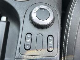 運転席操作部の画像です。店舗にて現車の確認もいただけますので、お電話で在庫のご確認の上是非ご来店くださいませ！！！ワクワクするクルマ選びをご提案します！