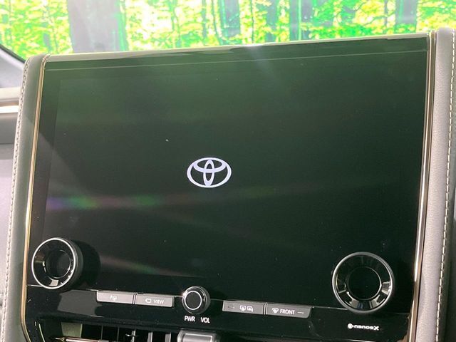 【トヨタセーフティセンス】走行中に前方の車両等を認識し、衝突しそうな時は警報とブレーキで衝突回避と被害軽減をアシスト。より安全にドライブをお楽しみいただけます。
