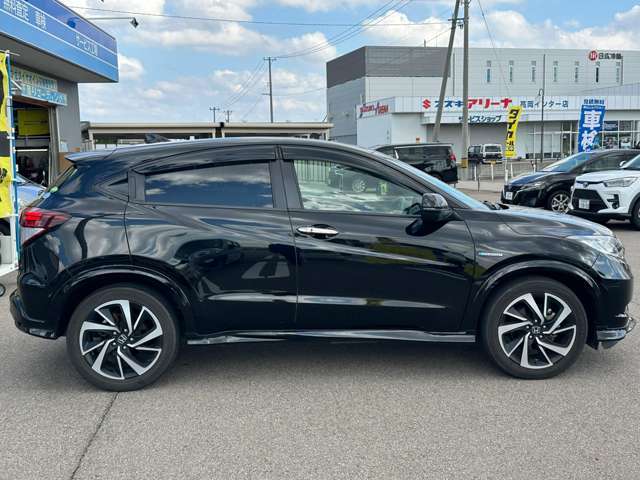 弊社ではインターネットでの遠方販売に自信があります。店頭でのご納車であれば、お車を持込まずに名義変更等のお手続きが出来ますので、ご近所の販売会社で購入する場合とあまり変わらぬ諸経費にてご購入可能です♪