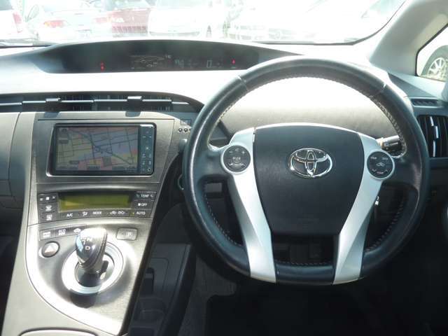 当社はあいおいニッセイ同和損保の代理店です。　もしもの時のレッカー500kmなどサービスがあるので遠方での事故や故障でも安心です。　車の買い替えに合わせて保険会社の切り替えもお気軽にご相談ください。