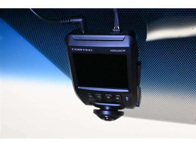 今人気の360度カメラ ドライブレコーダー装備！事故の際に証拠を残せて安心です。