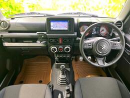 「この車の写真をもっと見たい」「状態が気になる」「この装備はついている？」どんな小さな疑問でもお気軽にお問い合わせください！