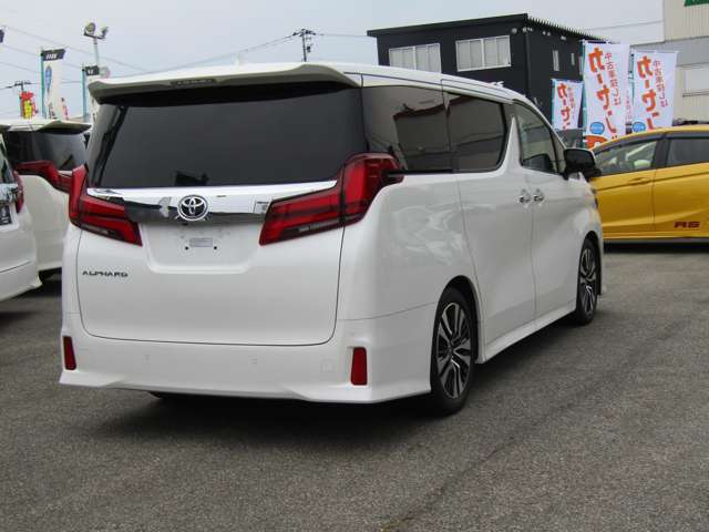 全国でも珍しいオートバックスに併設した富山の車販売・車買取の専門店です。新車・中古車・登録済未使用車などなんでもOK！当店のスタッフはカー用品の知識、クルマの知識も豊富ですのでお気軽にお声がけください。