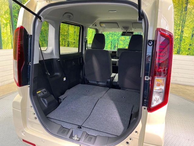 普段のお買い物や通勤、送迎等に十分な荷室スペースを確保しております。セカンドシートを倒すと、大きな荷物の積載も可能です♪